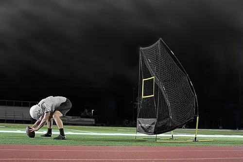 Vista 3 de SKLZ Quickster Football Net: Portable, Durable Training Goal for Football Practice – Easy Setup, Stable Design, Ideal for Improving Passing and
