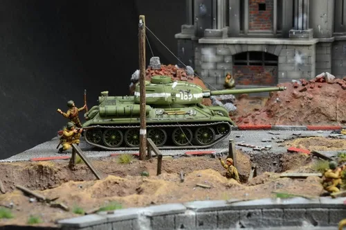 Vista 17 de Italeri 6195S Juego de batalla 1:72 1945 Fall of the Reichs, edificio, fabricación de modelos de soporte, manualidades, pasatiempos, pegado, kit