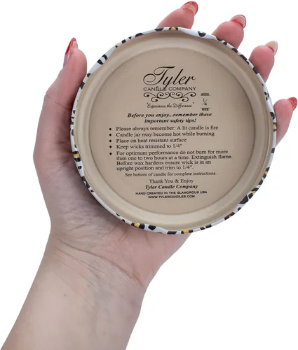 Vista 5 de Tyler Candle Company Vela French Market de 22 oz