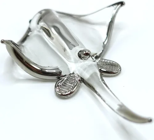 Vista 11 de Manta Ray - Figura de cristal hecha a mano – Pequeño animal de vidrio soplado – Escultura coleccionable en miniatura – Regalo único de decoración