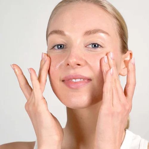 Vista 3 de Mario Badescu Exfoliante botánico para todo tipo de piel, exfoliante facial con semillas de palma marfil y extracto de té verde, lavado facial