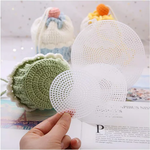 Vista 3 de iSuperb Paquete de 30 láminas redondas de lona de plástico con forma de malla, para bordados, manualidades, hilo, tejido y proyectos de ganchillo