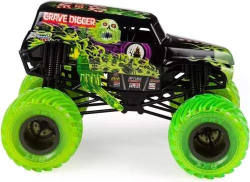 Vista 4 de Monster Jam Curse of The Gasoline Diecast Car - Paquete de 3