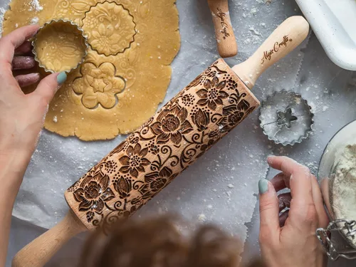 Vista 5 de Rodillo de gofrado BLOOMY con patrón floral – Rodillo para masa y arcilla para galletas y cerámica en relieve - Sello para galletas y cerámica