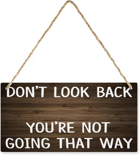 Vista 12 de Letrero de madera colgante con texto en inglés "No juega bien con otros", letrero rústico para decoración del hogar, decoración de placa de madera