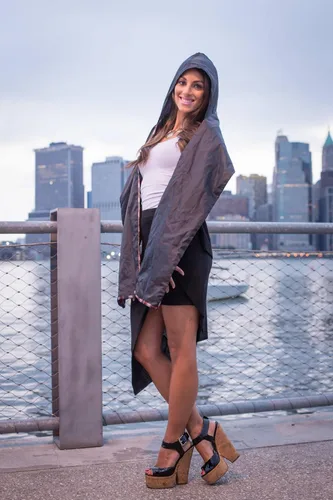 Vista 5 de RainScarf la única bufanda a la moda que se transforma en impermeable, talla única , Gris
