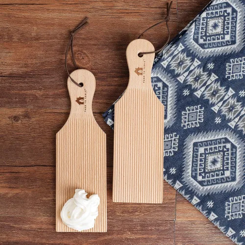 Vista 4 de Farm to Table Paletas de mantequilla de madera natural, juego de 2, madera de haya