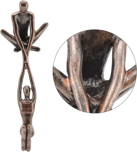 Vista 8 de Yosoo Adorno de escultura de amante, figura de baile de mujer levantando pareja y hombre, estatua de arte abstracto, un gran recién casado, parejas