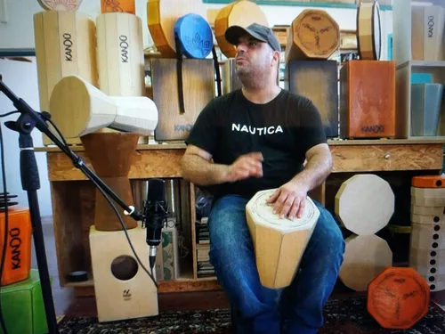 Vista 3 de Kandu - The 13'' Cajonga La combinación perfecta de Conga y Cajon, sonido divertido y funky que se adapta a cualquier tipo de música que quieras