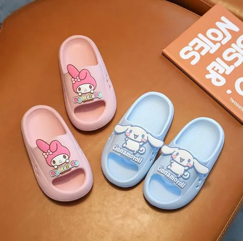 Vista 4 de Ewugspja Lindas pantuflas de dibujos animados, sandalias para niños pequeños, para interiores y exteriores, suaves, antideslizantes, zapatos