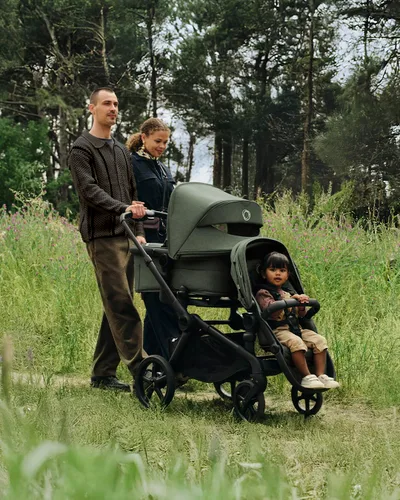 Vista 6 de Bugaboo Kangaroo Sibling Seat para doble conversión de cochecito - Negro Asiento reversible para niños pequeños, reposapiés ajustable, toldo UPF