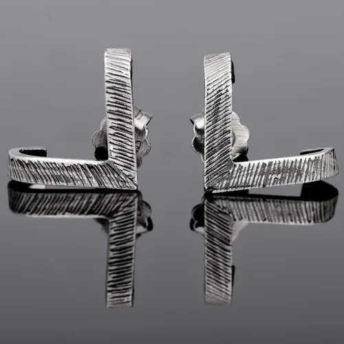 Vista 11 de Emmanuela - Aretes de aro texturizados en forma de V, plata de ley 925 chapada en oro, estilo minimalista, moderno, sexy, hipoalergénicos y sin