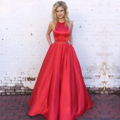 Vista 2 de Vestido largo formal de satén con cuentas y cuello halter para mujer con bolsillos