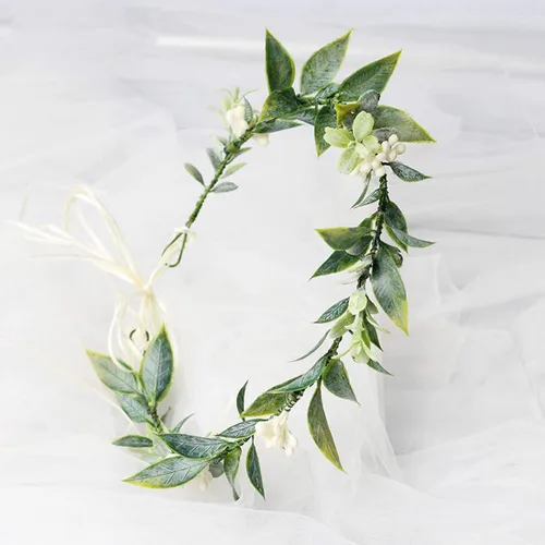 Vista 2 de DDazzling - Diadema de flores de eucalipto para mujer y niña, diseño de hojas verdes, banda para la cabeza, halo para novias, para foto