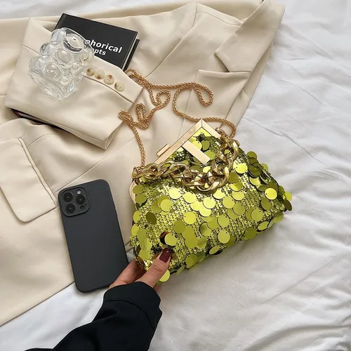 Vista 5 de BSLONG Bolso de noche brillante para mujer con cadena de oro grande, bolso de concha brillante y bolso para boda, fiesta y cena
