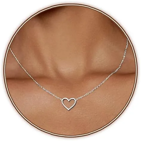 Vista 6 de Zeffy - Lindo collar de corazón chapado en plata/oro de 18 quilates, collar de cadena con dije de corazón pequeño para mujer, joyas delicadas