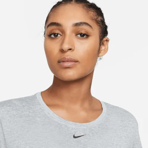 Vista 4 de Nike Camiseta corta Dri-FIT One para mujer, talla XS - XXL