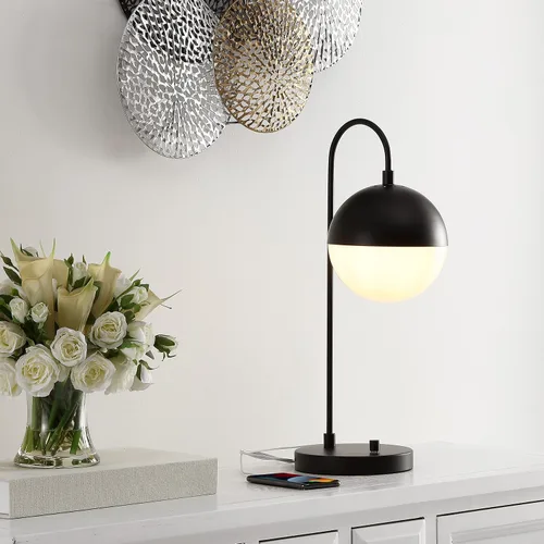 Vista 4 de SAFAVIEH Lighting Collection Cappi - Lámpara de mesa dorada de latón con puerto de carga USB (bombilla LED incluida)