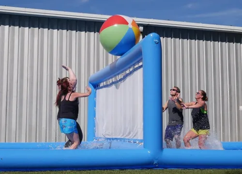 Vista 5 de Cancha inflable de voleibol de agua de 33 x 16.5 x 7 pies con bomba de aire de 800 W, cancha de voleibol de agua, PVC resistente de 0.026 in