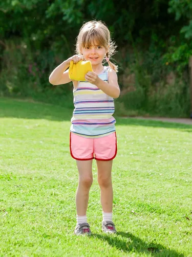 Vista 6 de Poroka Paquete de 3 pantalones cortos de correr para niñas, pantalones cortos deportivos de delfín con bolsillos, de secado rápido, pantalones