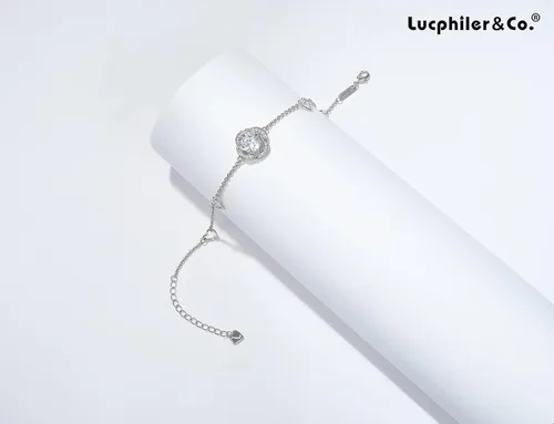 Vista 3 de Lucphiler & Co. Christmas Day Infinity, Interlocking Circle, Heart, Flower, 4 Leaf Clover Charm Anklet Gift, Adjustable Large Bracelet for Women
