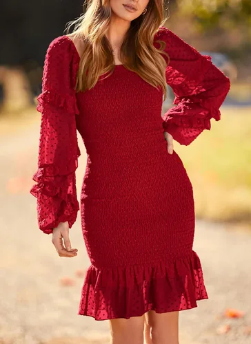 Vista 5 de PRETTYGARDEN Vestido corto ajustado fruncido para mujer, manga larga, cuello cuadrado, lunares suizos, volantes, vestido elegante de sirena