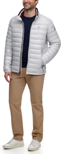Vista 4 de Tommy Hilfiger - Chaqueta acolchada alternativa Ultra Loft Down resistente al agua para hombre.