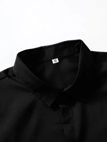 Vista 3 de OYOANGLE Camisa de manga corta con botones y letras japonesas con estampado gráfico para hombre
