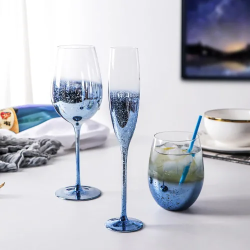 Vista 6 de Juego de 2 copas de vino de cristal azul, copas de cielo estrellado para boda y champán (2, flauta de champán, cielo estrellado azul)