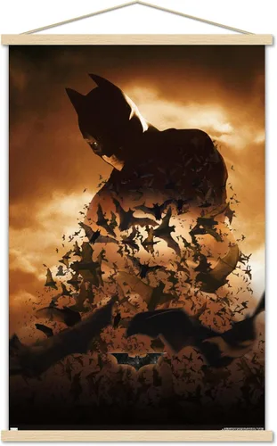 Vista 16 de DC Comics Batman Begins - Póster de pared de una hoja de Batman, 22.4 pulgadas de largo x 14.7 pulgadas de ancho, versión enmarcada de madera