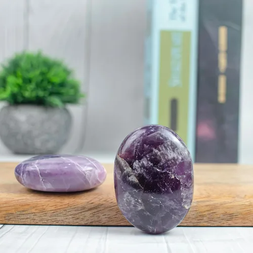 Vista 7 de BEZAVO Piedra ovalada de amatista de 55 a 2.362 in, piedra de preocupación de cristal curativo natural pulido para meditación de reiki, equilibrio