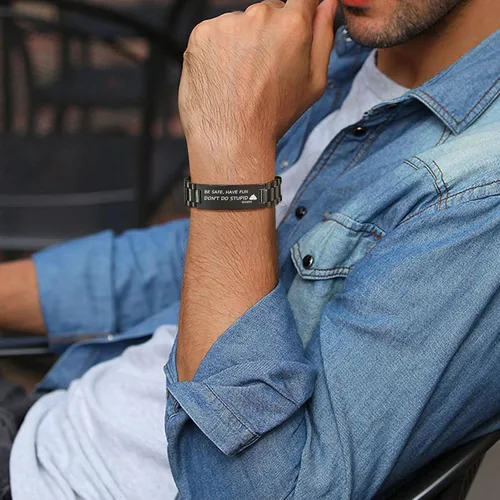 Vista 2 de MEALGUET - Pulsera de acero inoxidable con texto inspirador grabado, regalo de cumpleaños, de graduación, de mamá o papá, regalo de Navidad
