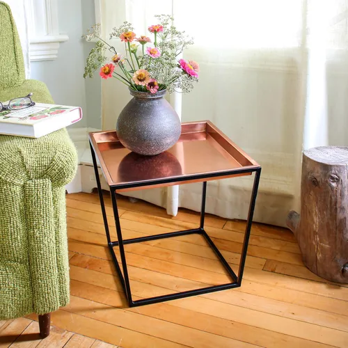 Vista 4 de Achla Designs Soporte para plantas Arne, 14" de alto con bandeja de cobre