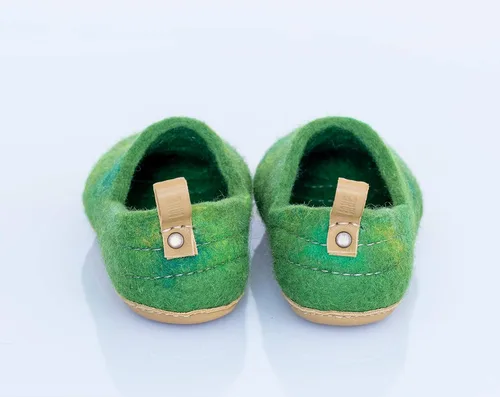Vista 5 de Handcrafted Felted Wool Clogs for Women Boiled Wool House Slippers