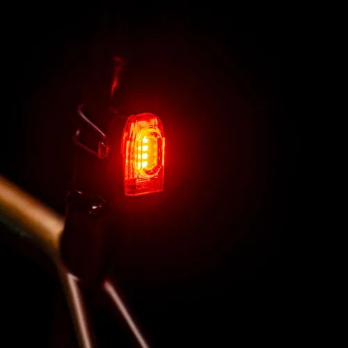 Vista 5 de LEZYNE KTV Drive - Luz trasera LED recargable IPX7 impermeable de visibilidad de 270 grados con múltiples modos, correa de montaje incluida