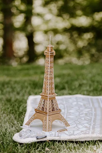 Vista 4 de Rompecabezas 3D para adultos y niños Kit de rompecabezas 3D de la torre Eiffel de Francia Kit de construcción de modelo de arquitectura