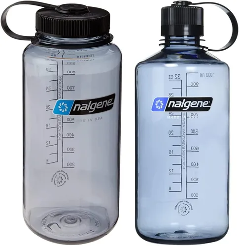 Vista 8 de Nalgene Sustain Tritan - Botella de agua sin BPA, 32 onzas, boca ancha, gris con tapa negra y botella de agua Sustain Tritan sin BPA fabricada