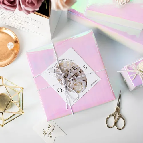 Vista 4 de Papel de regalo iridiscente metálico - 17 pulgadas x 33 pies - Patrón holográfico iridiscente rosa femenino para niñas, papel de regalo de hadas