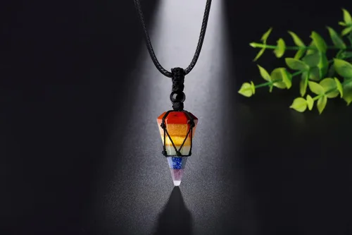 Vista 3 de XIANNVXI Collar con dije de piedra puntiaguda de cristal curativo, cuerda negra ajustable, piedra preciosa natural, joyería para hombres y mujeres