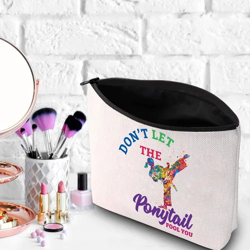 Vista 5 de WZMPA Bolsa de maquillaje cosmética Karate Girl para amantes del karate, regalo Dont Let The Tail You Fool You Martial Arts con cremallera