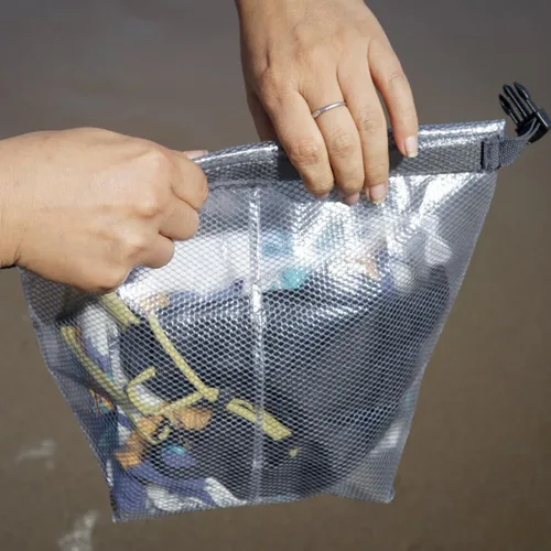 Vista 5 de Bolsa seca impermeable para deportes, bolsa de almacenamiento transparente con parte superior enrollable, adecuada para viajes, natación, kayak