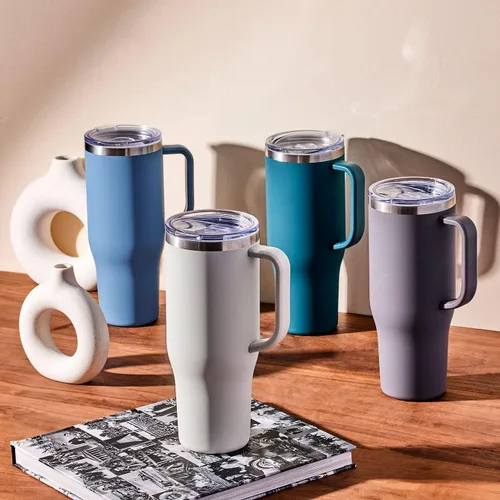 Vista 7 de Maars Charger - Taza de viaje aislada de 40 onzas con asa, vaso de acero inoxidable sellado al vacío de doble pared con popote y tapa, ónix blanco