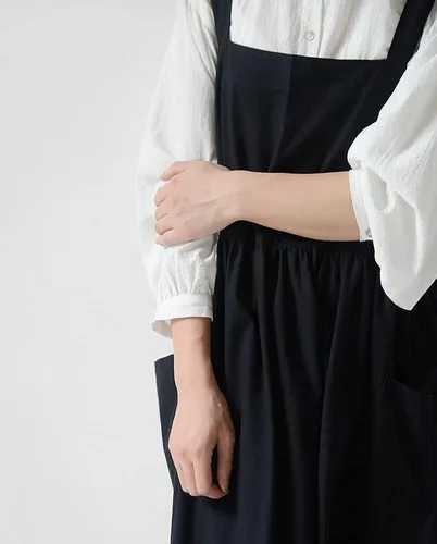 Vista 3 de Delantal japonés de lino de algodón con espalda cruzada para mujer con bolsillos Negro (agrandar y alargar)