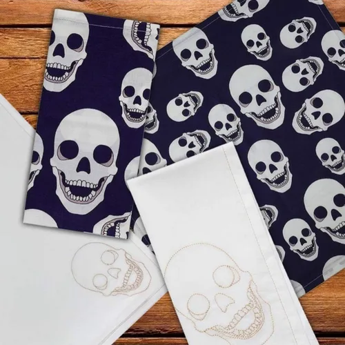 Vista 2 de Servilletas de tela 100% algodón con estampado de calavera, azul y blanco, 20 x 20 pulgadas, servilletas decorativas de cocina y mesa de Halloween