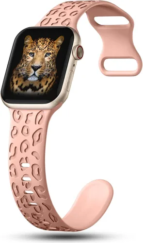 Vista 5 de Paquete de 2 correas con grabado de leopardo compatibles con Apple Watch de 1.614 in 1.575 in 1.496 in 1.929 in 1.811 in 1.772 in 1.732 in 1.654 in