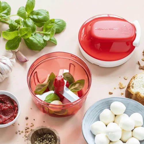 Vista 2 de Tupperware Chop 'N Prep Chef en agua salada rosa/rojo