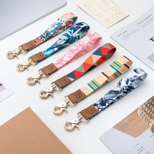 Vista 6 de MNGARISTA Keychain Wristlet Key Chains Women Cute Keychain Wallet Key Chain Triángulo geométrico.