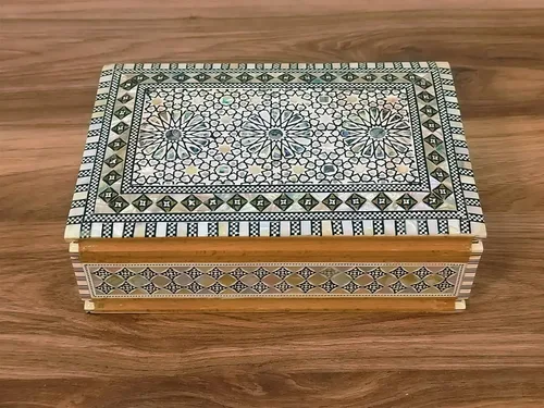 Vista 2 de Joyero de madera con incrustaciones de madre perla egipcia, hecho a mano (8.8 x 5.8 x 2.8 pulgadas M05)