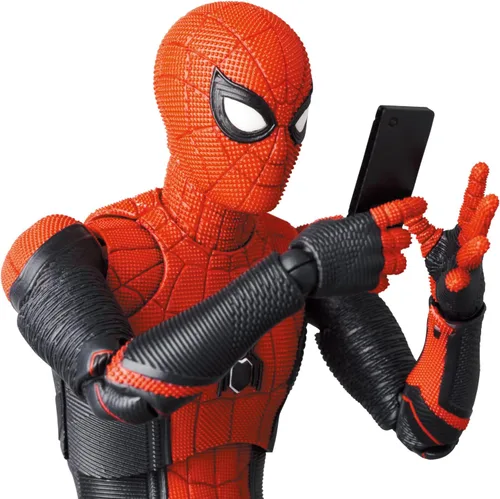 Vista 5 de Medicom: MAFEX Spider-Man en traje mejorado (Sin camino a casa)