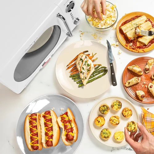 Vista 3 de Nostalgia Horno microondas compacto retro para encimera, 0.7 pies cúbicos, 700 vatios con pantalla digital LED, bloqueo para niños, interior fácil
